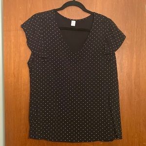 EUC polka dot flutter sleeve top